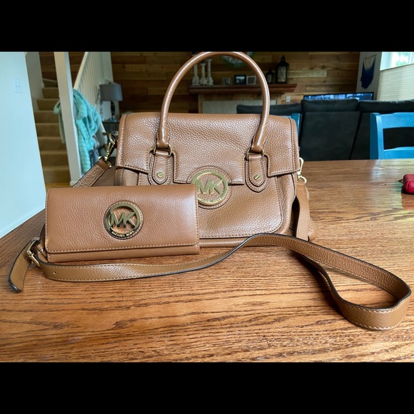 Michael Kors Purse and Michael Kors Wallet Bundle